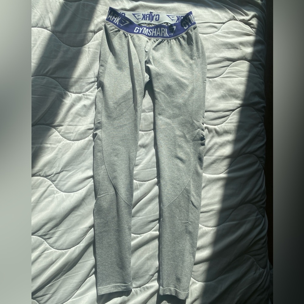Gray Gymshark Flex leggings. Size medium!